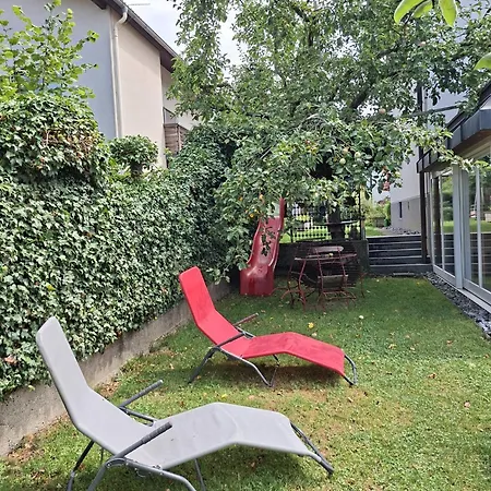 Moderne Im Gruenen Daire *